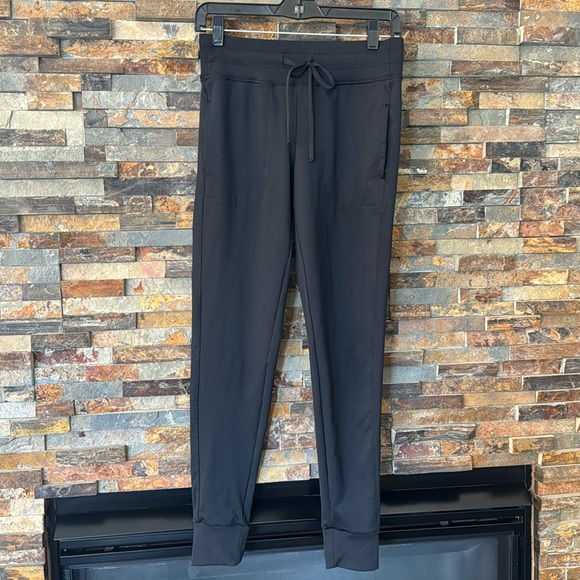 Z by  Zella nylon joggers ❤️ - Picture 1 of 3